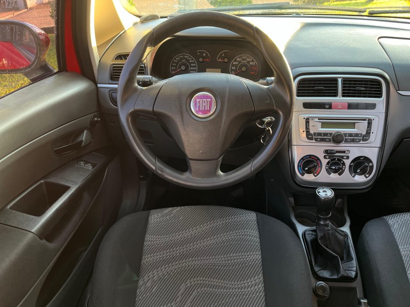 PUNTO 1.4 ATTRACTIVE 8V FLEX 4P MANUAL