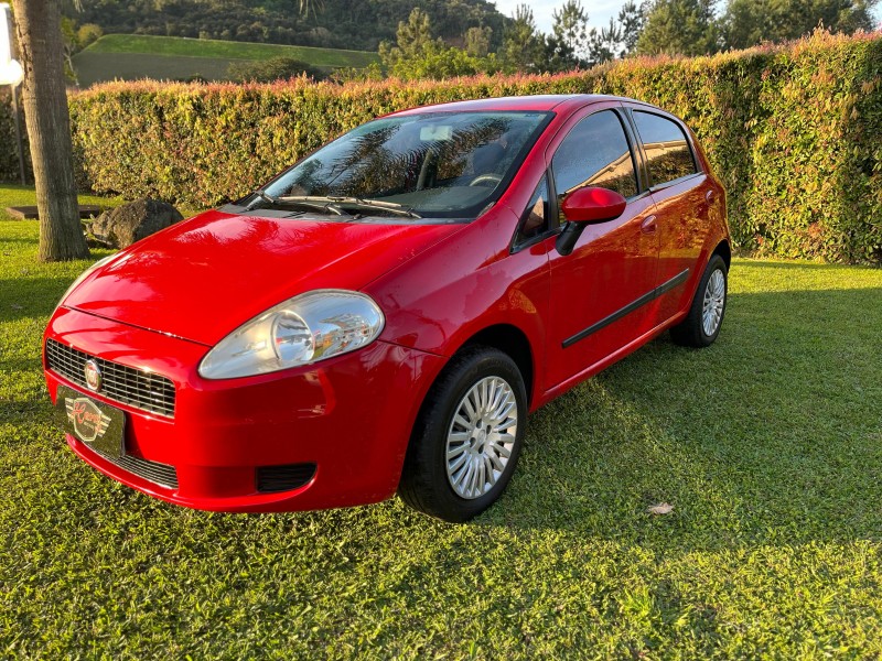 PUNTO 1.4 ATTRACTIVE 8V FLEX 4P MANUAL - 2011 - BOM PRINCíPIO