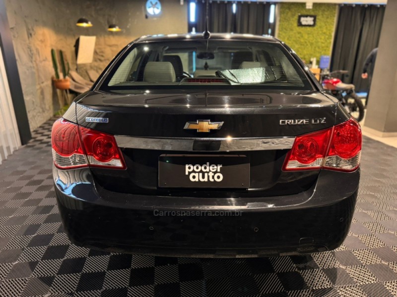 CRUZE 1.8 LTZ 16V FLEX 4P AUTOMÁTICO - 2012 - FARROUPILHA