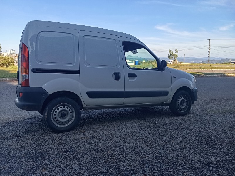 kangoo 1.6 express 16v flex 4p manual 2018 caxias do sul