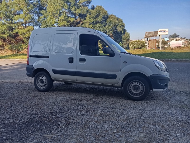 KANGOO 1.6 EXPRESS 16V FLEX 4P MANUAL - 2018 - CAXIAS DO SUL