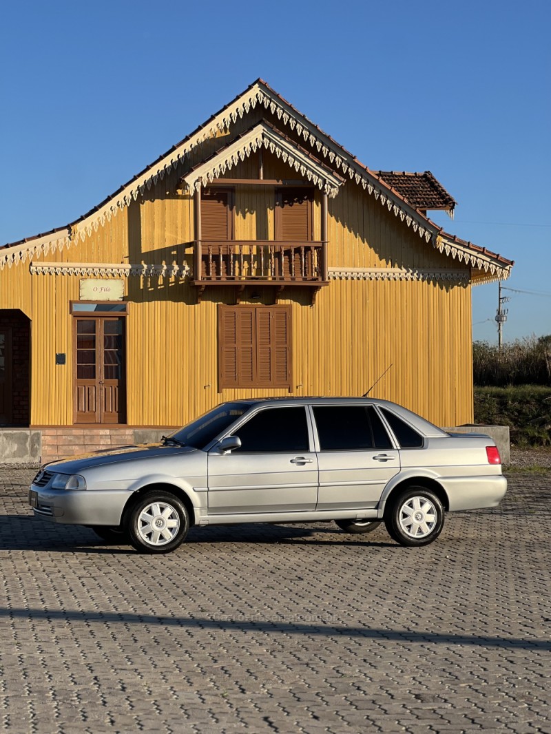 SANTANA 2.0 MI 8V GASOLINA 4P MANUAL - 2003 - ANTôNIO PRADO