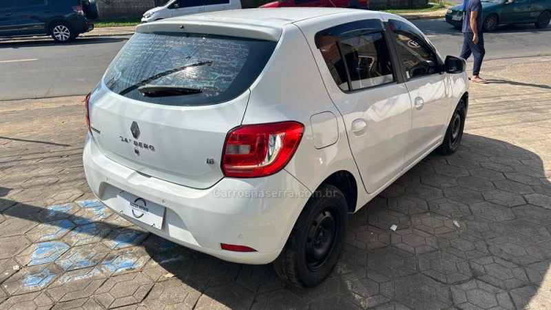 SANDERO 1.0 AUTHENTIQUE 8V FLEX 4P MANUAL - 2015 - GRAVATAí