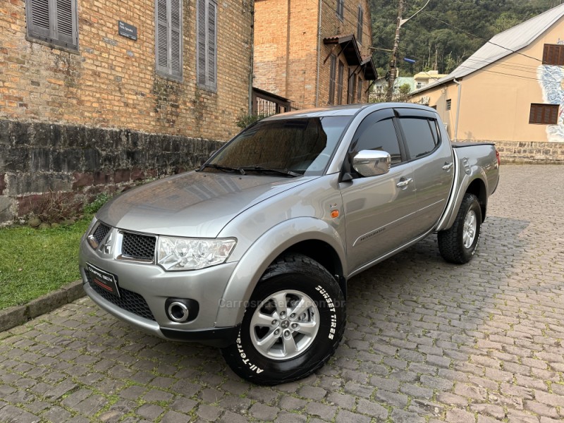 L200 TRITON 3.2 HPE 4X4 CD 16V TURBO INTERCOOLER DIESEL 4P AUTOMÁTICO