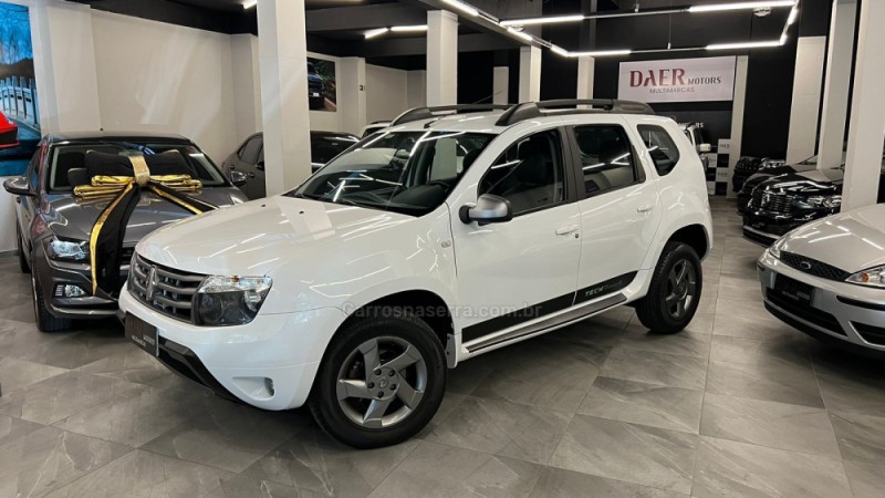 DUSTER 1.6 TECH ROAD 4X2 16V FLEX 4P MANUAL - 2015 - NOVO HAMBURGO