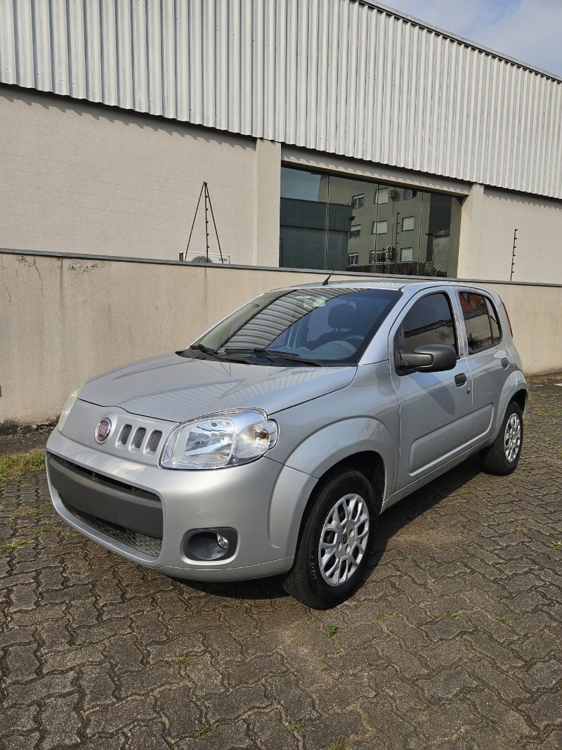 UNO 1.0 VIVACE 8V FLEX 4P MANUAL - 2014 - FARROUPILHA