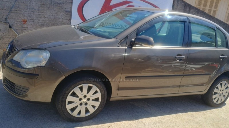 POLO SEDAN 1.6 MI COMFORTLINE 8V FLEX 4P MANUAL - 2010 - CAXIAS DO SUL