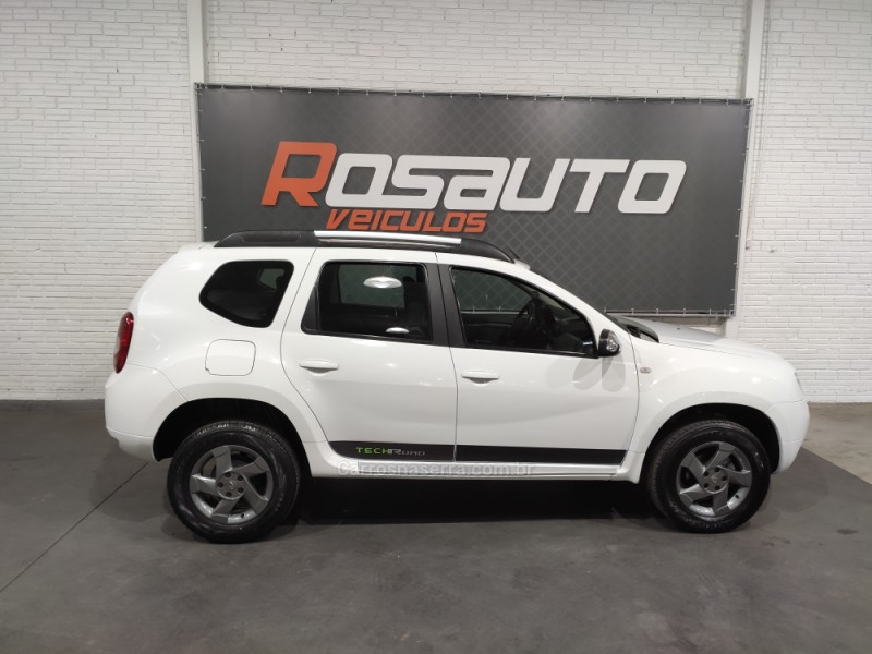 DUSTER RENAULT DUSTER 1.6 TECH ROAD DYNAMIQUE 4X2 16V FLEX 4P MANUAL - 2014 - VENâNCIO AIRES