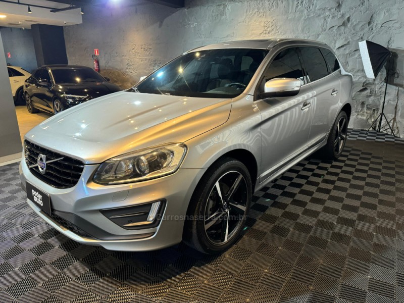 XC60 2.0 T5 R DESIGN TURBO GASOLINA 4P AUTOMÁTICO - 2016 - FARROUPILHA