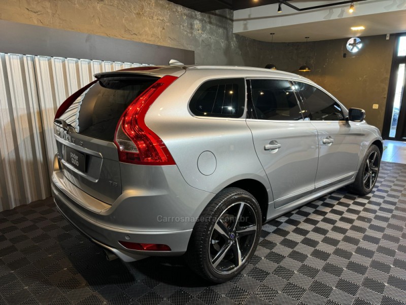 XC60 2.0 T5 R DESIGN TURBO GASOLINA 4P AUTOMÁTICO - 2016 - FARROUPILHA