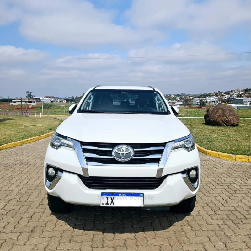 HILUX SW4 2.8 SRX 4X4 7 LUGARES 16V TURBO INTERCOOLER DIESEL 4P AUTOMÁTICO - 2016 - LAJEADO