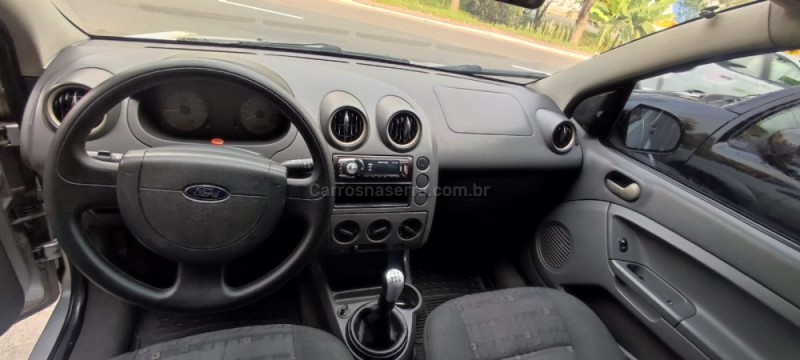 FIESTA 1.0 MPI 8V GASOLINA 4P MANUAL - 2003 - NOVO HAMBURGO