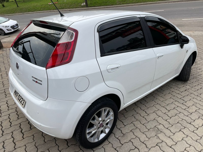 PUNTO 1.4 ATTRACTIVE ITALIA 8V FLEX 4P MANUAL - 2012 - CAXIAS DO SUL