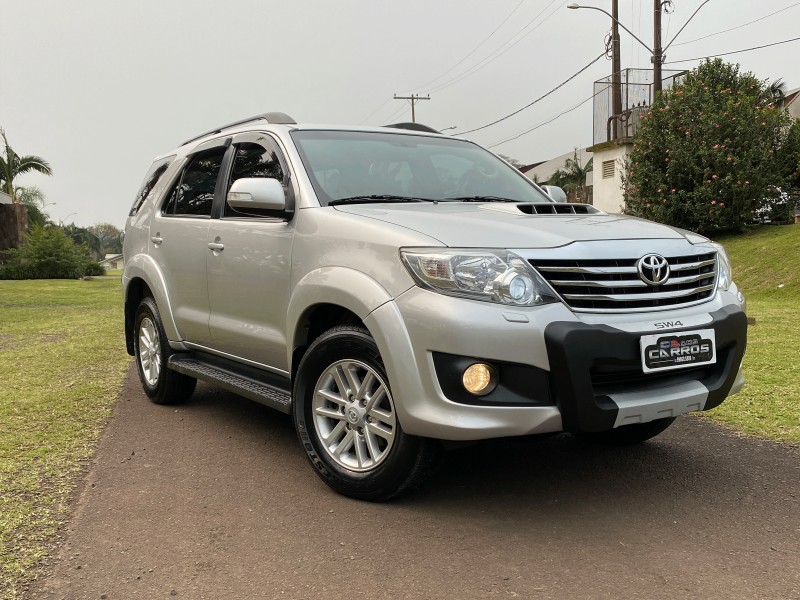 HILUX SW4 3.0 SRV 4X4 16V TURBO INTERCOOLER DIESEL 4P AUTOMÁTICO