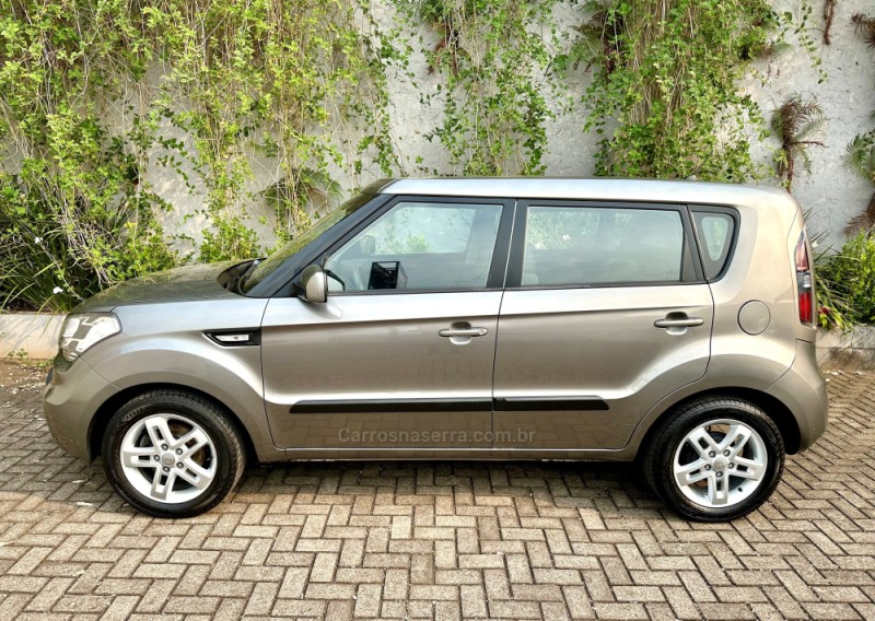 SOUL 1.6 EX 16V FLEX 4P MANUAL - 2012 - SAPIRANGA