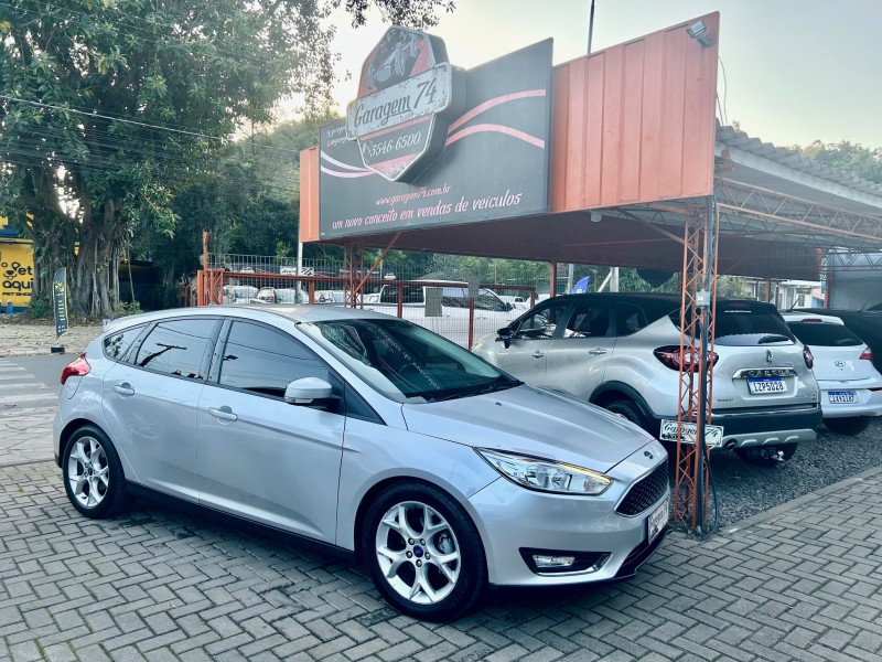 FOCUS 2.0 SE HATCH 16V FLEX 4P AUTO - 2018 - TRêS COROAS