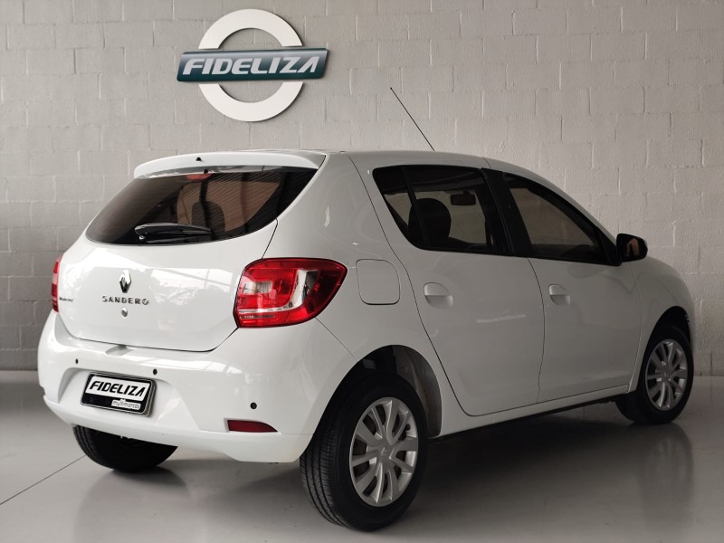 SANDERO 1.0 EXPRESSION 16V FLEX 4P MANUAL - 2016 - FARROUPILHA