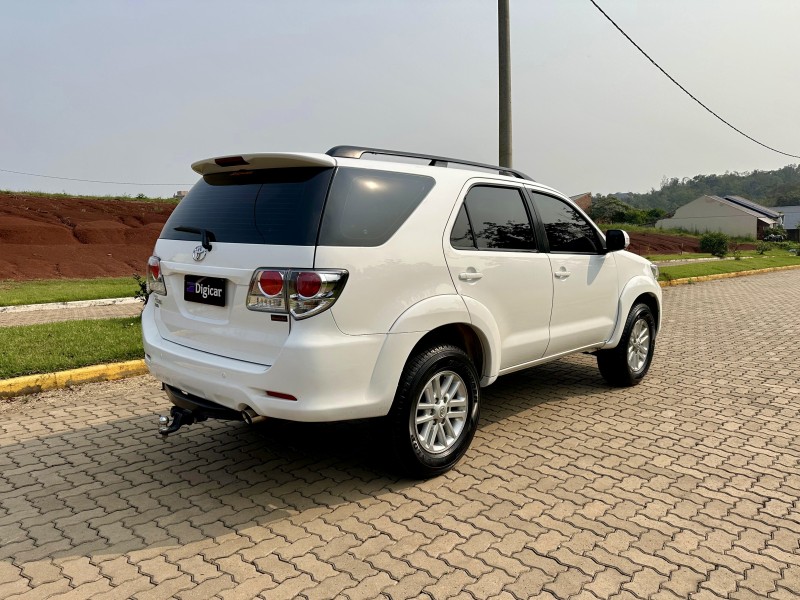 HILUX SW4 2.7 SR 4X2 16V FLEX 4P AUTOMÁTICO - 2015 - LAJEADO