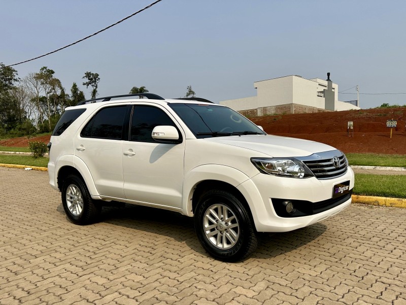 HILUX SW4 2.7 SR 4X2 16V FLEX 4P AUTOMÁTICO - 2015 - LAJEADO