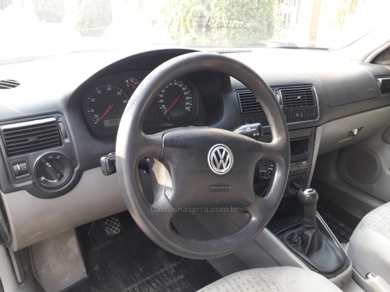 GOLF 1.6 8V GASOLINA 4P MANUAL - 2001 - BENTO GONçALVES