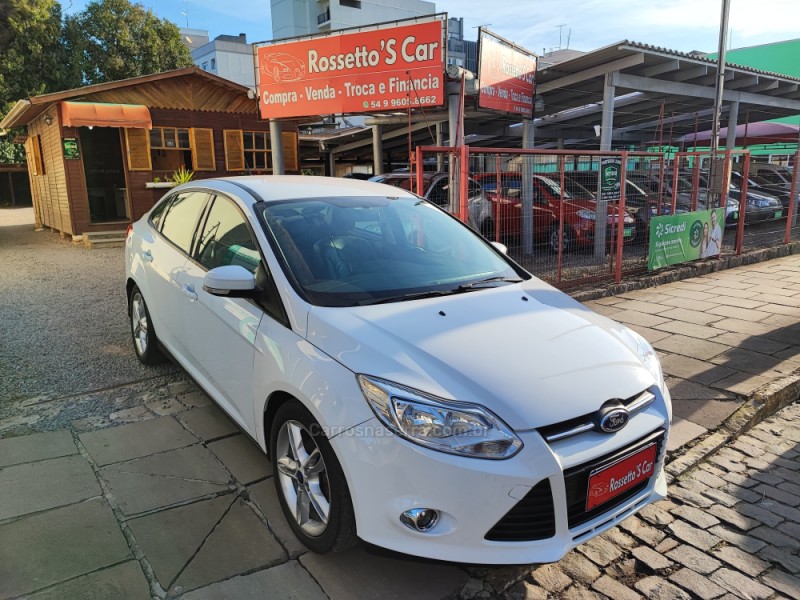 FOCUS 2.0 SE 16V FLEX 4P AUTOMÁTICO - 2015 - FARROUPILHA