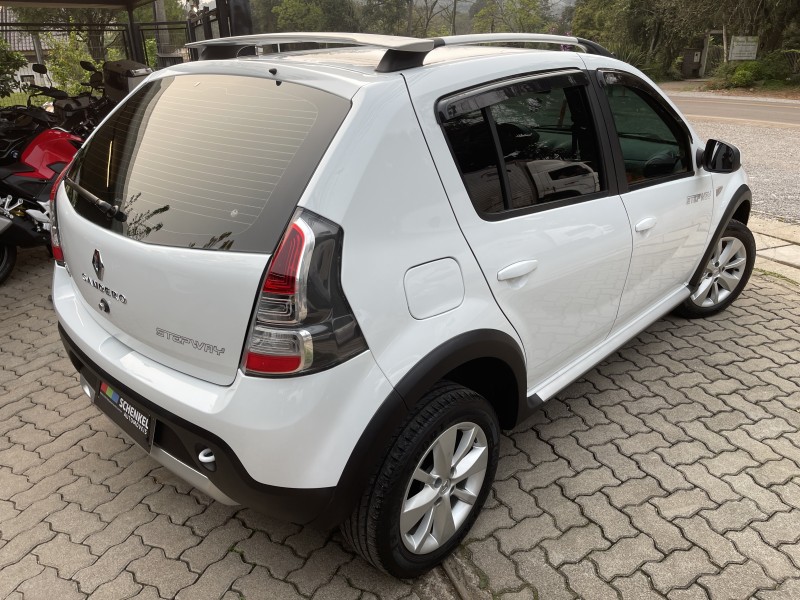 SANDERO 1.6 STEPWAY 8V FLEX 4P MANUAL - 2014 - NOVA PETRóPOLIS