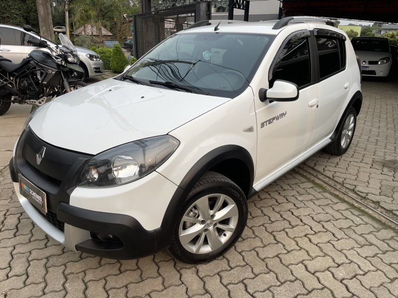 SANDERO 1.6 STEPWAY 8V FLEX 4P MANUAL - 2014 - NOVA PETRóPOLIS