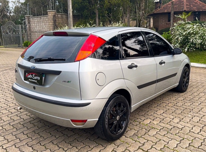 FOCUS 1.6 8V FLEX 4P MANUAL - 2008 - CANELA