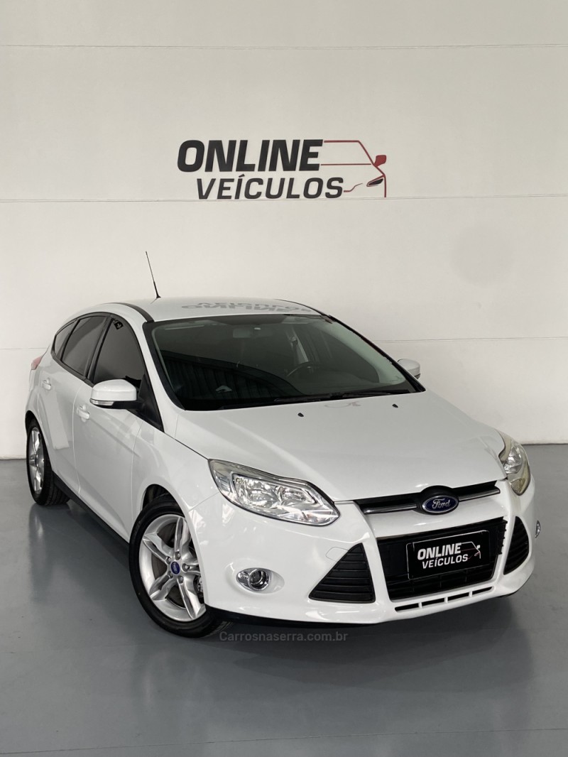 FOCUS 2.0 SE PLUS 16V FLEX 4P AUTOMÁTICO - 2015 - FARROUPILHA