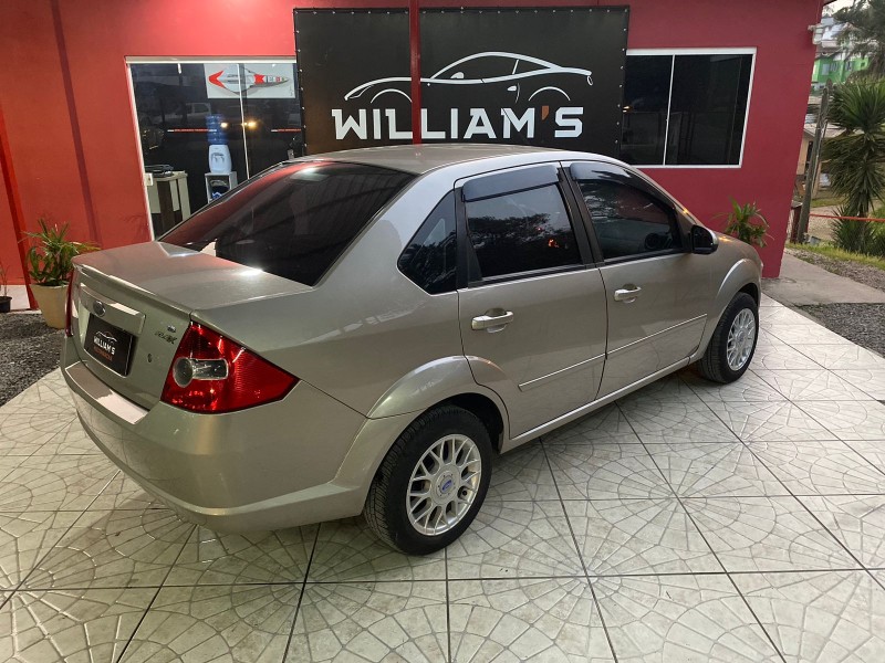 FIESTA 1.6 MPI SEDAN 8V FLEX 4P MANUAL - 2007 - CAXIAS DO SUL