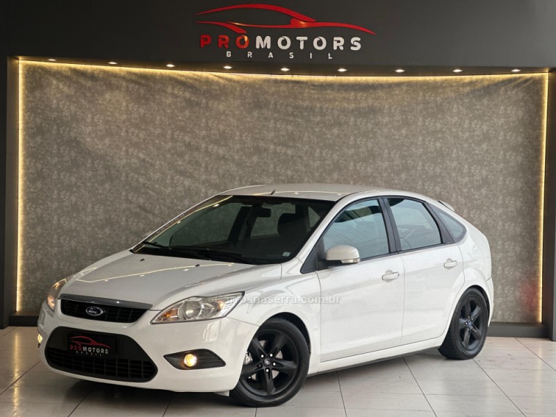 FOCUS 1.6 8V FLEX 4P MANUAL - 2011 - PORTãO