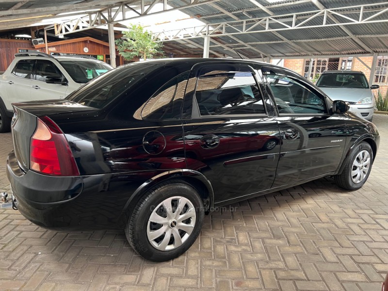 CORSA 1.4 MPFI PREMIUM SEDAN 8V FLEX 4P MANUAL - 2011 - GARIBALDI