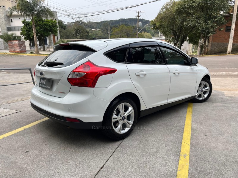 FOCUS 1.6 SE 16V FLEX 4P AUTOMÁTICO - 2014 - BENTO GONçALVES