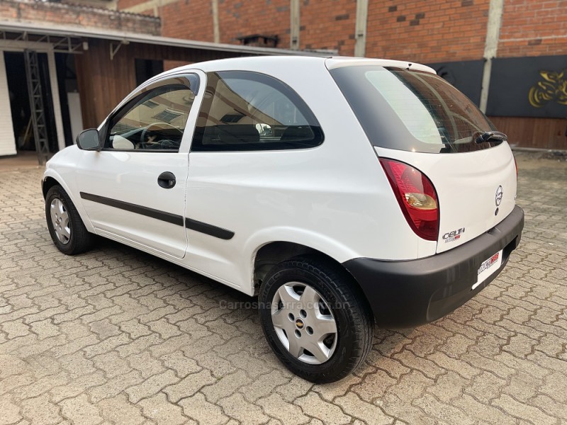 CELTA 1.0 MPFI VHC SPIRIT 8V FLEX 2P MANUAL - 2005 - CAMPO BOM