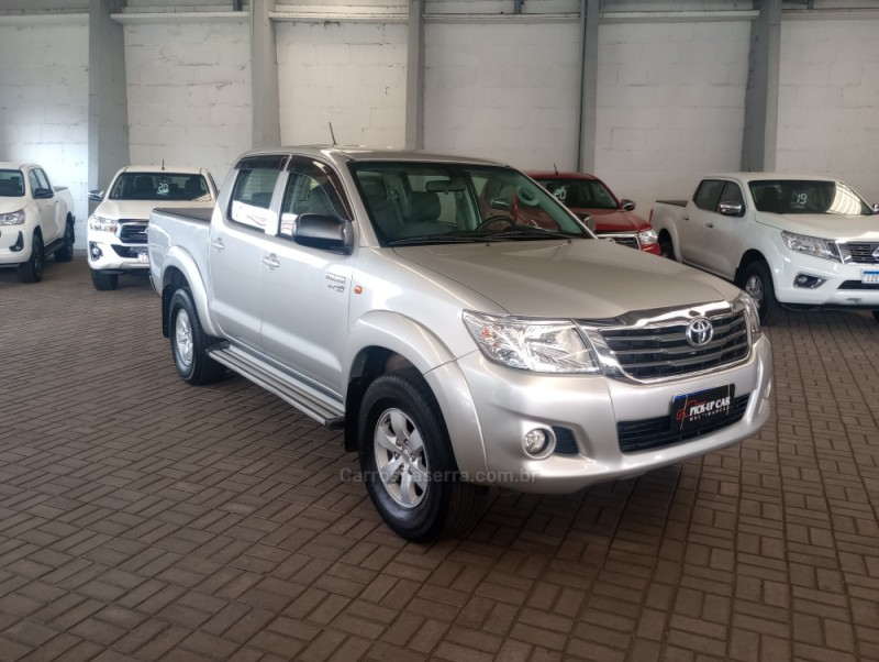 HILUX 2.7 SR 4X2 CD 16V GASOLINA 4P AUTOMÁTICO - 2014 - CAXIAS DO SUL