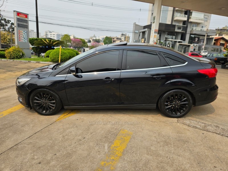 FOCUS 2.0 TITANIUM SEDAN 16V FLEX 4P AUTOMÁTICO - 2016 - CAXIAS DO SUL