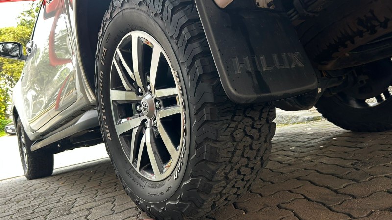 HILUX 2.8 SRX 4X4 CD 16V DIESEL 4P AUTOMÁTICO - 2017 - TRêS COROAS