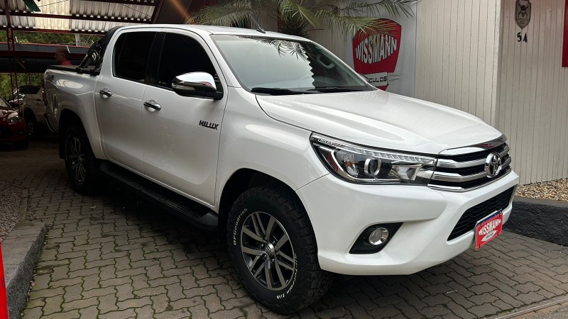 HILUX 2.8 SRX 4X4 CD 16V DIESEL 4P AUTOMÁTICO - 2017 - TRêS COROAS