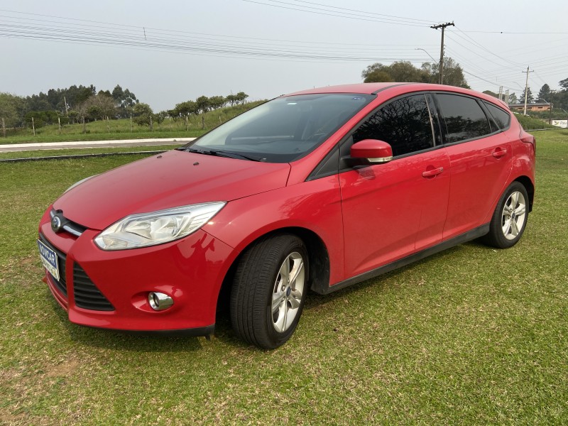 FOCUS 1.6 S 16V FLEX 4P MANUAL - 2014 - FARROUPILHA