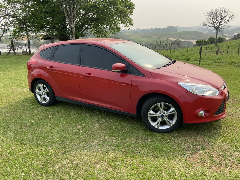 FOCUS 1.6 S 16V FLEX 4P MANUAL - 2014 - FARROUPILHA