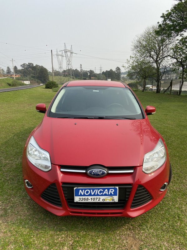 FOCUS 1.6 S 16V FLEX 4P MANUAL - 2014 - FARROUPILHA