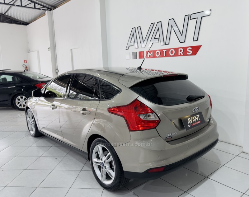 FOCUS 2.0 SE 16V FLEX 4P AUTOMÁTICO - 2015 - NOVO HAMBURGO