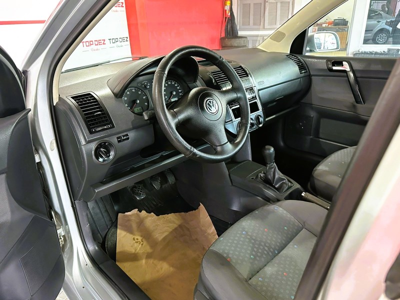 POLO SEDAN 1.6 MI COMFORTLINE 8V FLEX 4P MANUAL - 2003 - SãO SEBASTIãO DO CAí