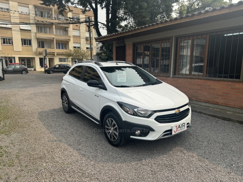 ONIX 1.4 MPFI ACTIV 8V FLEX 4P MANUAL - 2017 - GARIBALDI