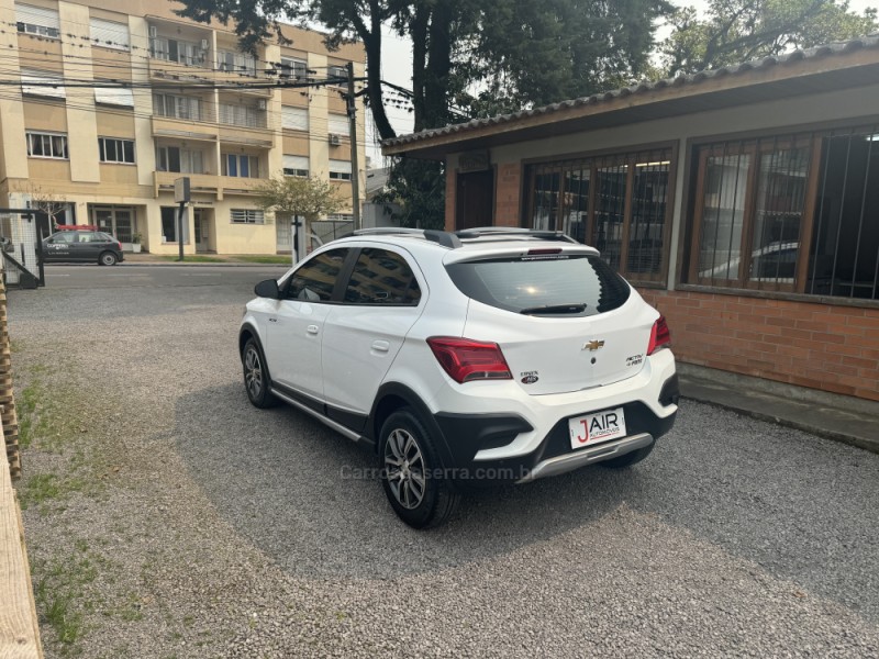 ONIX 1.4 MPFI ACTIV 8V FLEX 4P MANUAL - 2017 - GARIBALDI