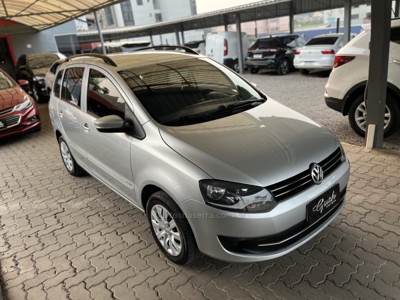 SPACEFOX 1.6 MI 8V FLEX 4P MANUAL - 2011 - BOM PRINCíPIO