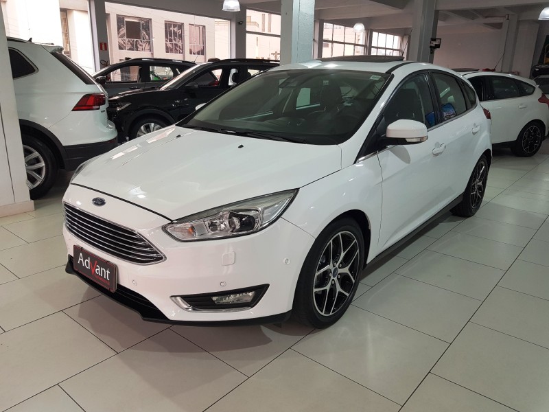 focus 2.0 titanium plus hatch 16v flex 4p auto 2016 caxias do sul