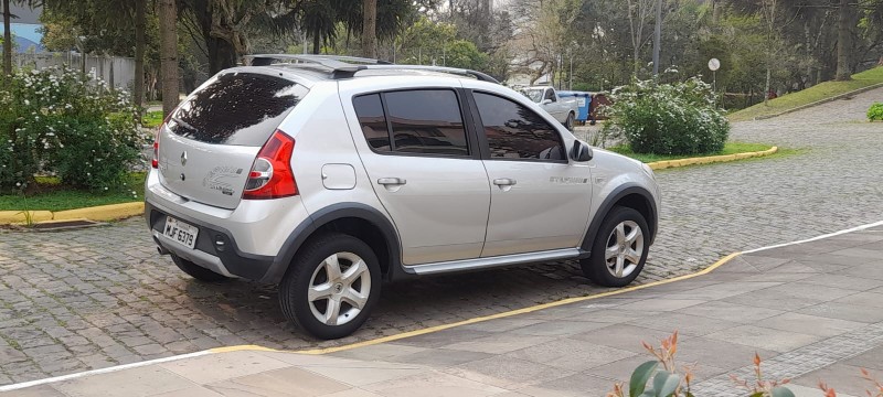 SANDERO 1.6 STEPWAY 16V FLEX 4P MANUAL - 2011 - FARROUPILHA