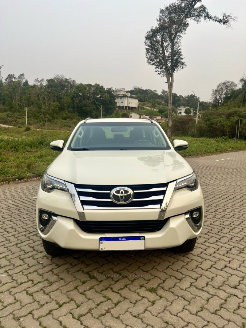 HILUX SW4 2.8 SRX 4X4 16V TURBO INTERCOOLER DIESEL 4P AUTOMÁTICO - 2019 - CARLOS BARBOSA