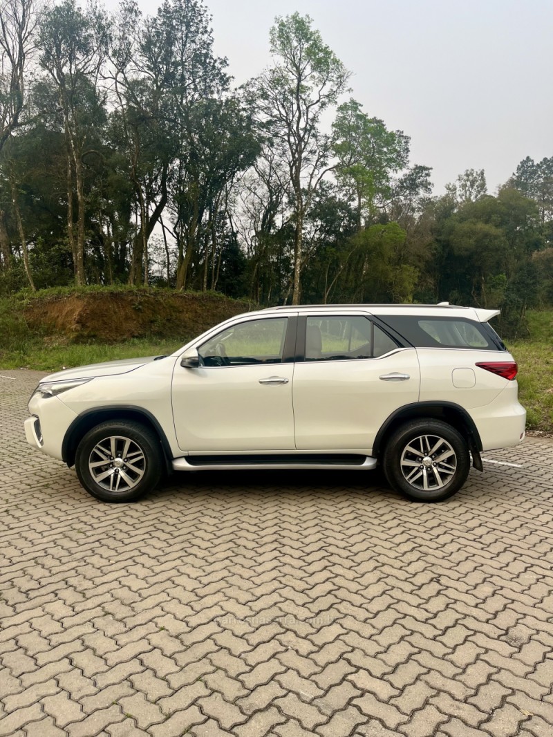 HILUX SW4 2.8 SRX 4X4 16V TURBO INTERCOOLER DIESEL 4P AUTOMÁTICO - 2019 - CARLOS BARBOSA